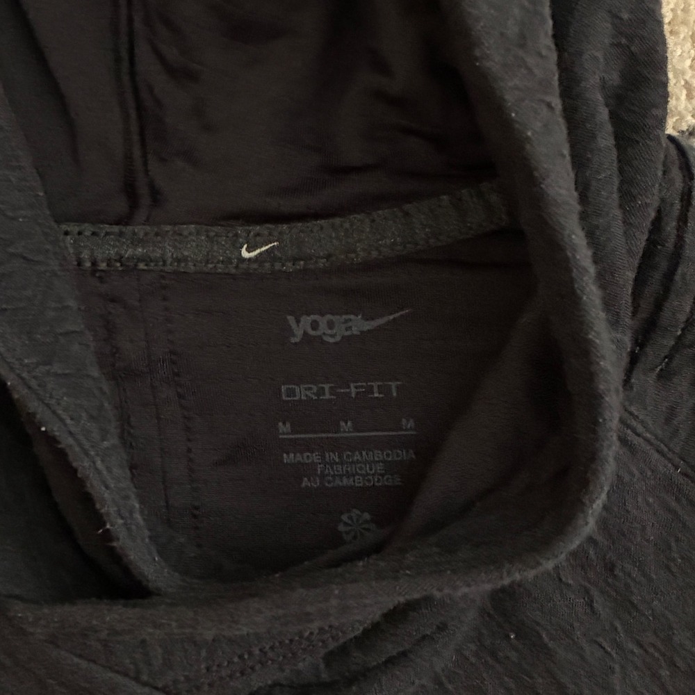 Nike Yoga Dri-FIT Hoodie Mens Medium Black Textured Pullover DV9875-010 - Picture 4 of 10